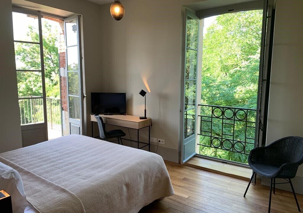 Photo of Bedroom in Larnage