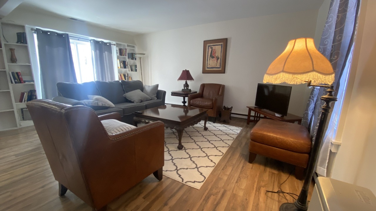 Photo of Livingroom in Saratoga Springs