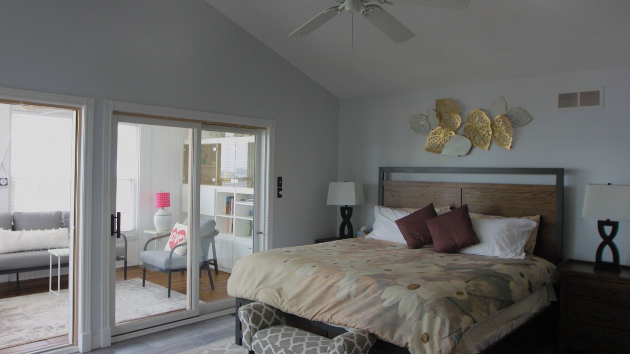 Photo of Bedroom in Crystal Beach