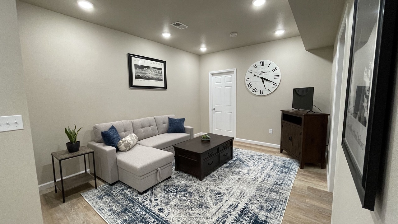 Photo of Livingroom in Fox Farm-College