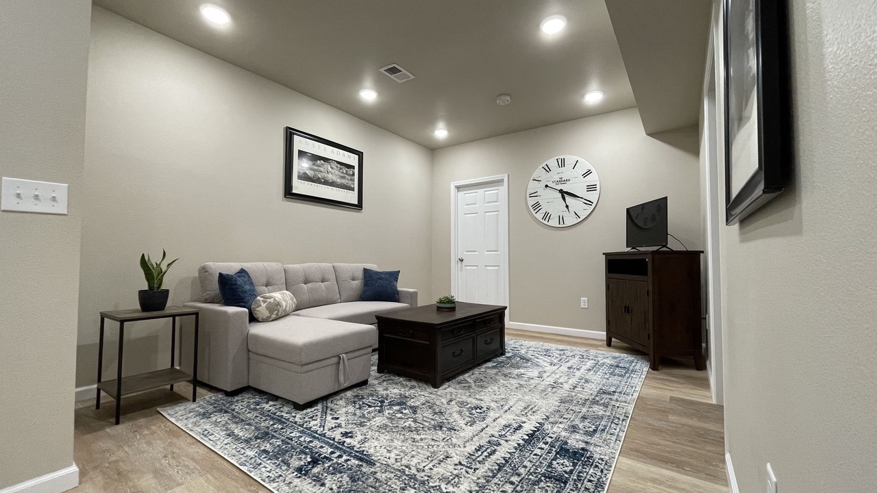 Photo of Livingroom in Fox Farm-College