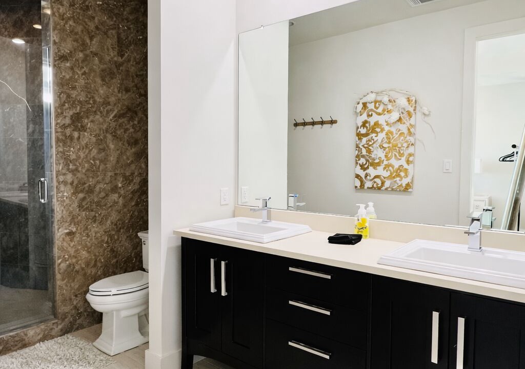 Photo of Bathroom in Carolyn Estates
