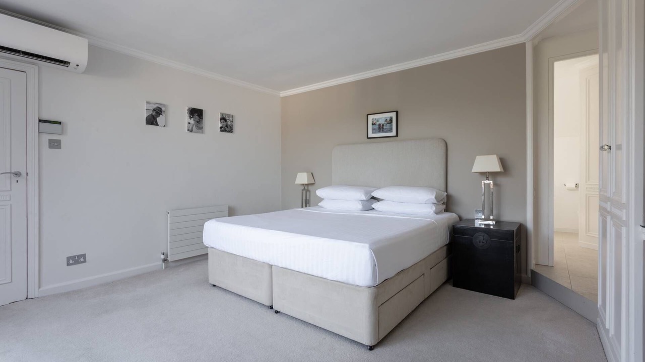 Photo of Bedroom in Holland Park