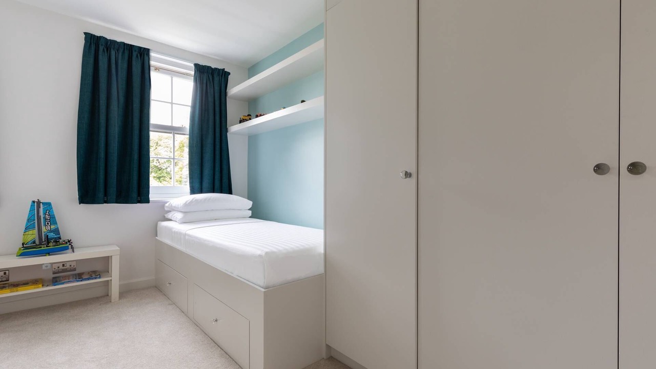Photo of Bedroom in Holland Park