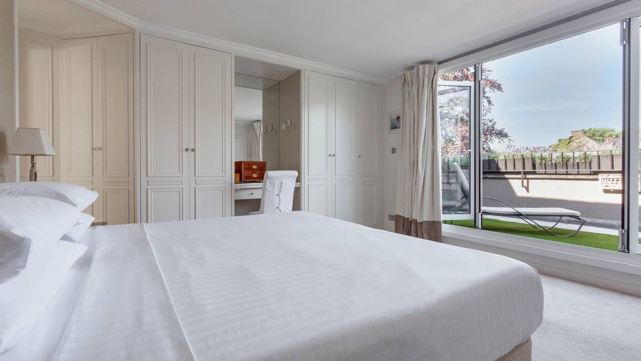 Photo of Bedroom in Holland Park