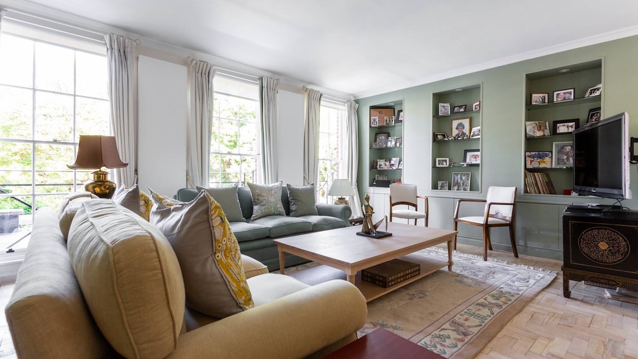 Photo of Livingroom in Holland Park