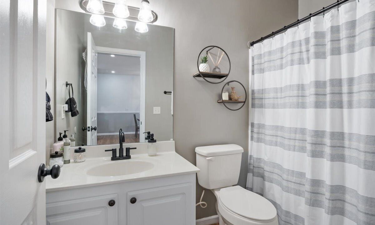 Photo of Bathroom in Sunrise Beach