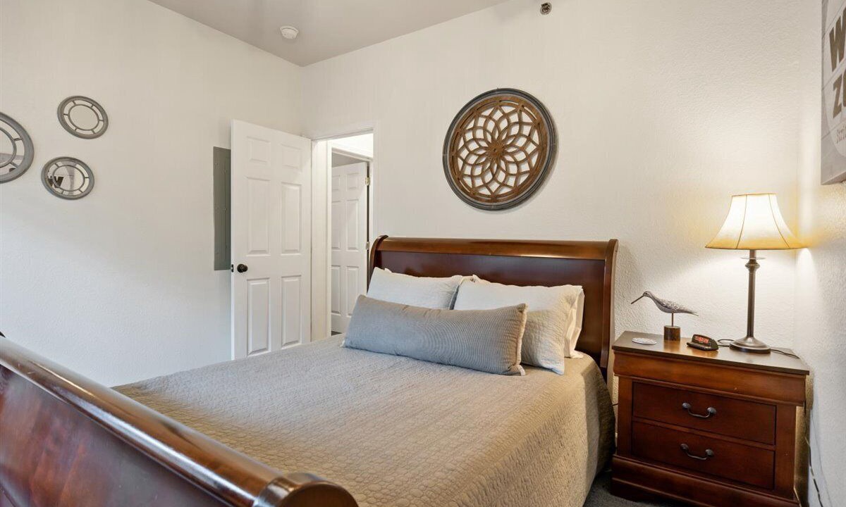Photo of Bedroom in Sunrise Beach