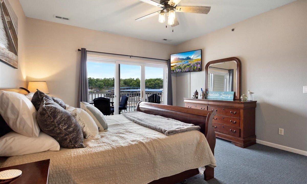 Photo of Bedroom in Sunrise Beach