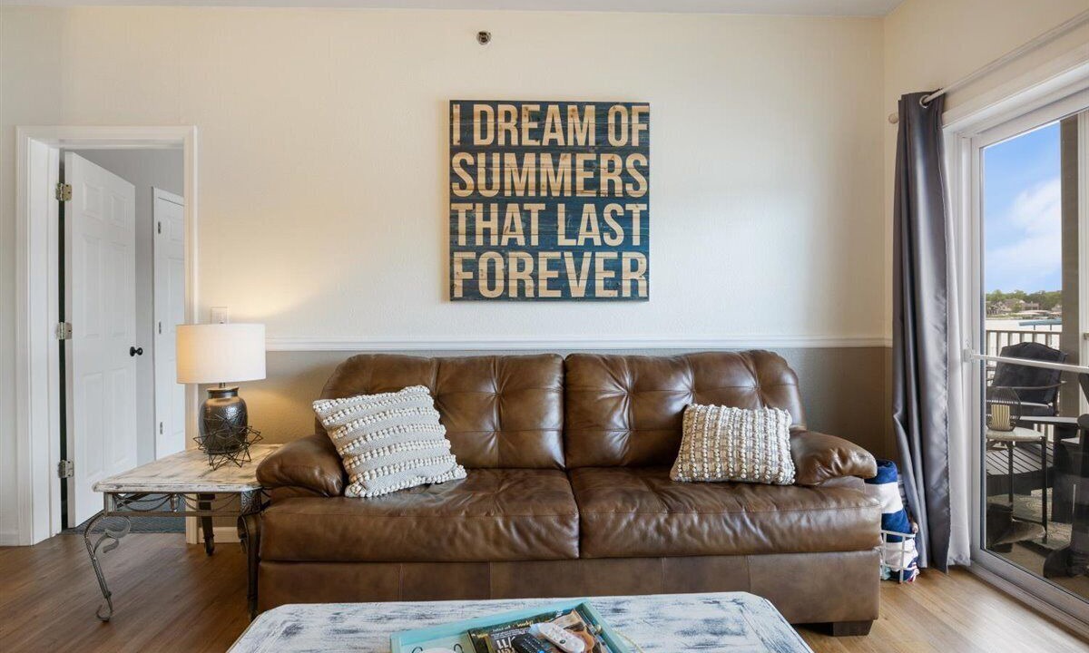 Photo of Livingroom in Sunrise Beach