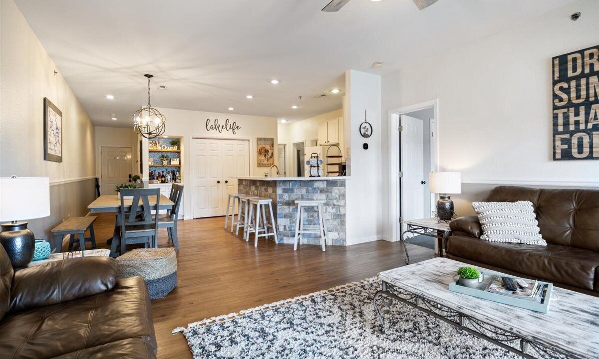 Photo of Livingroom in Sunrise Beach