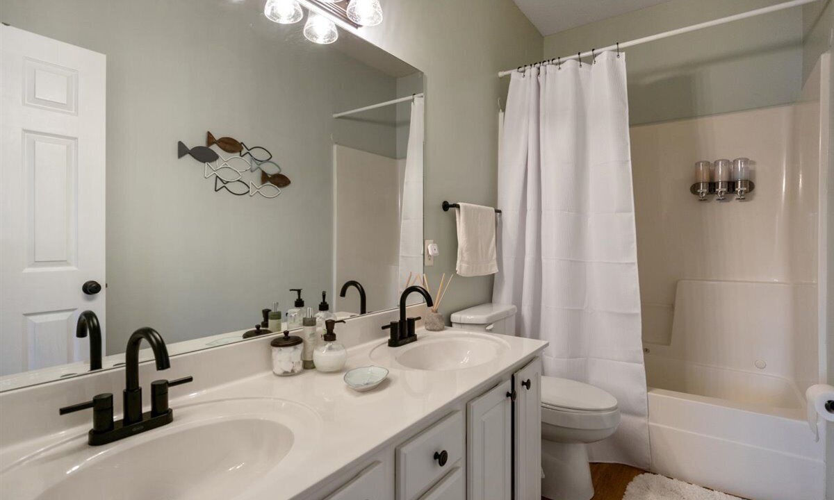Photo of Bathroom in Sunrise Beach
