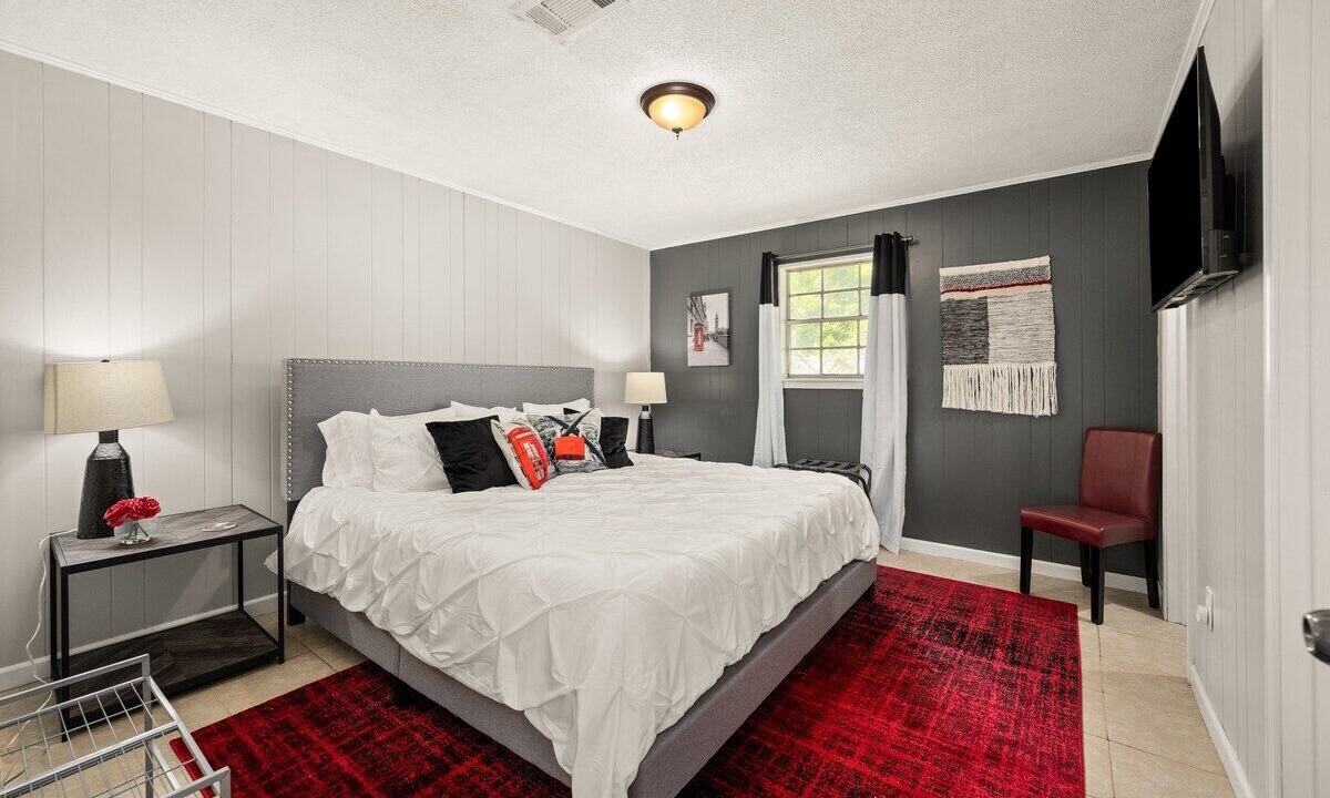 Photo of Bedroom in Pineville