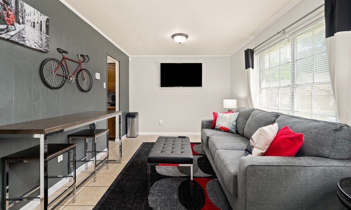 Photo of Livingroom in Pineville