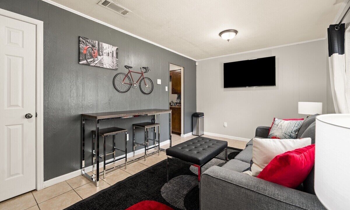 Photo of Livingroom in Pineville