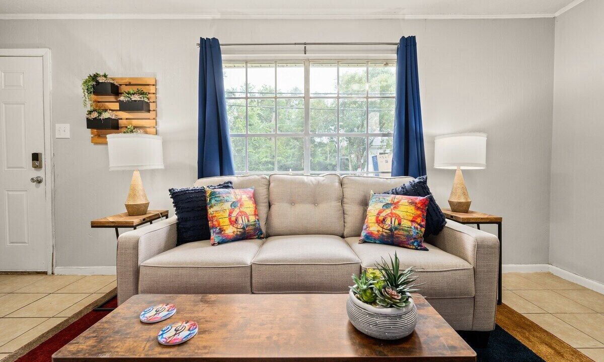 Photo of Livingroom in Pineville