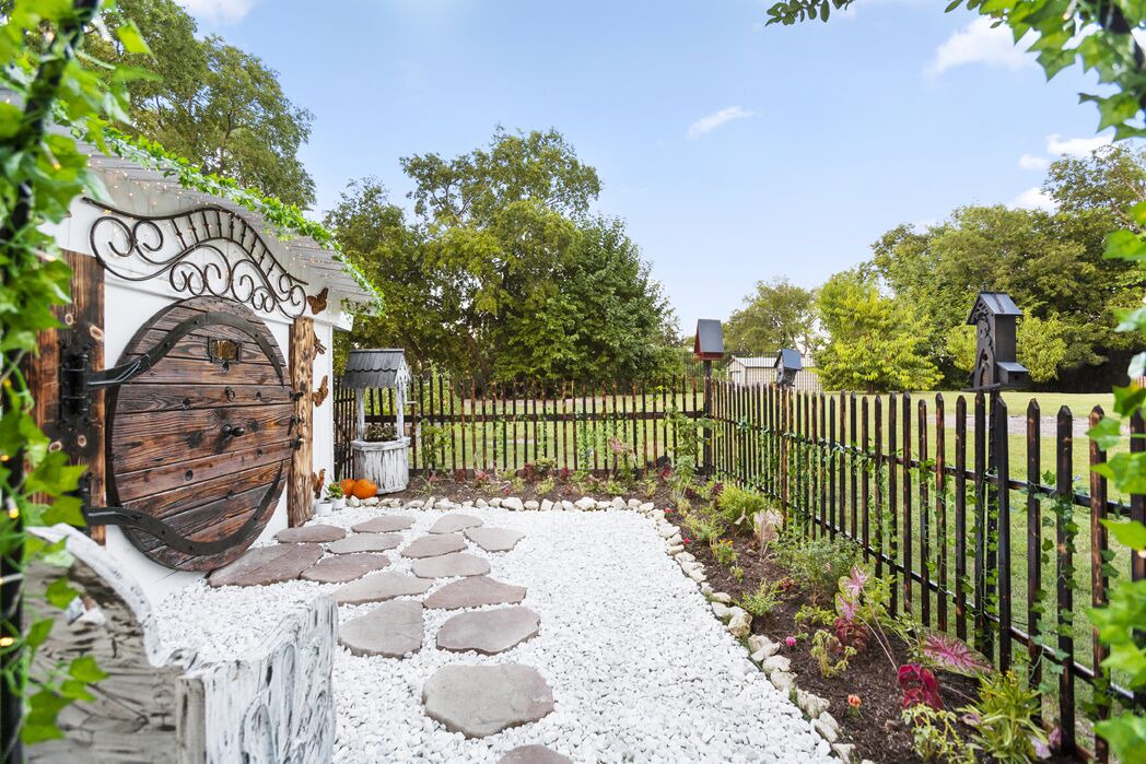 Photo of Outdoor in Fairview