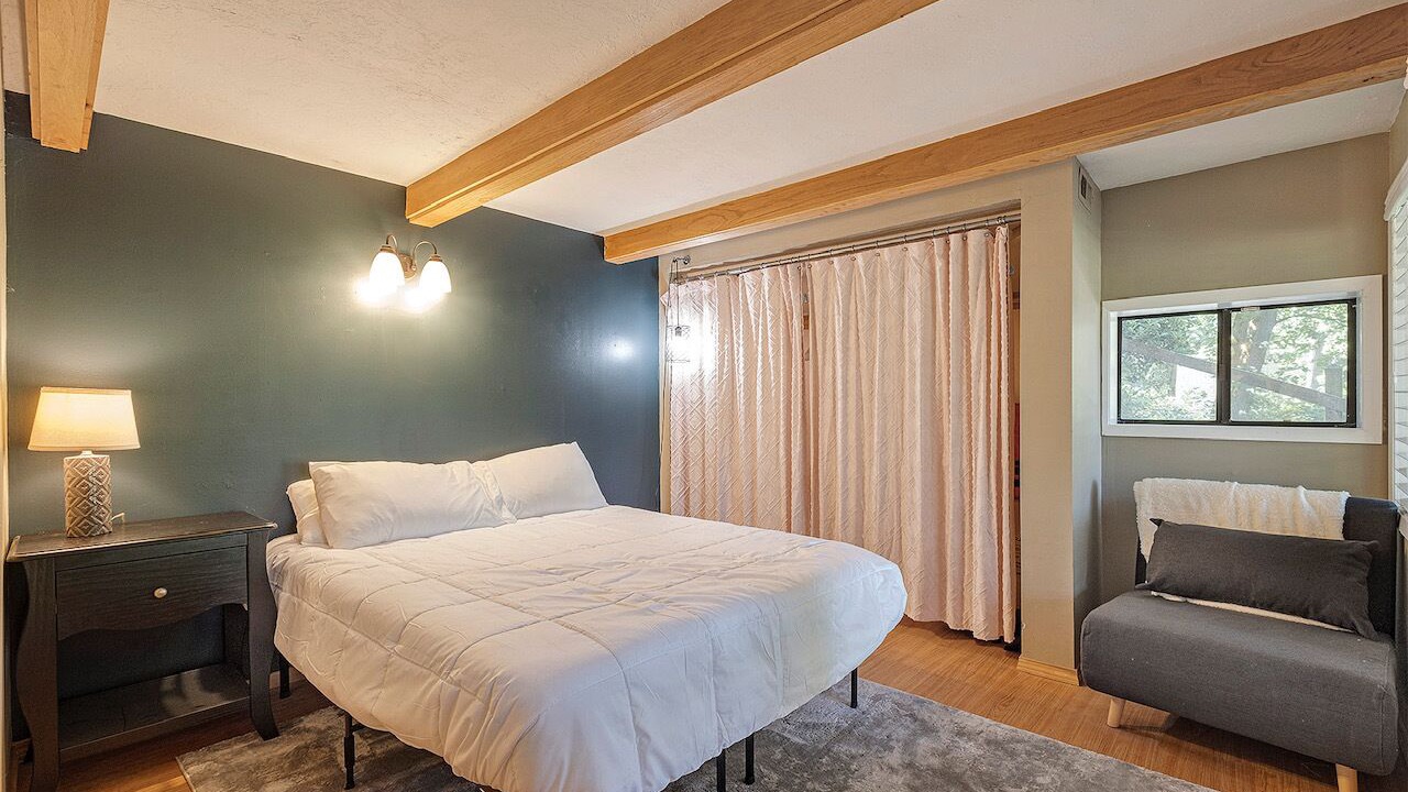 Photo of Bedroom in Stafford - Tualatin Valley