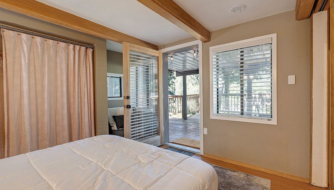 Photo of Bedroom in Stafford - Tualatin Valley