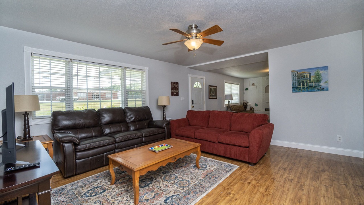 Photo of Livingroom in Salina