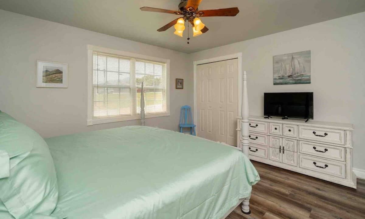 Photo of Bedroom in Salina