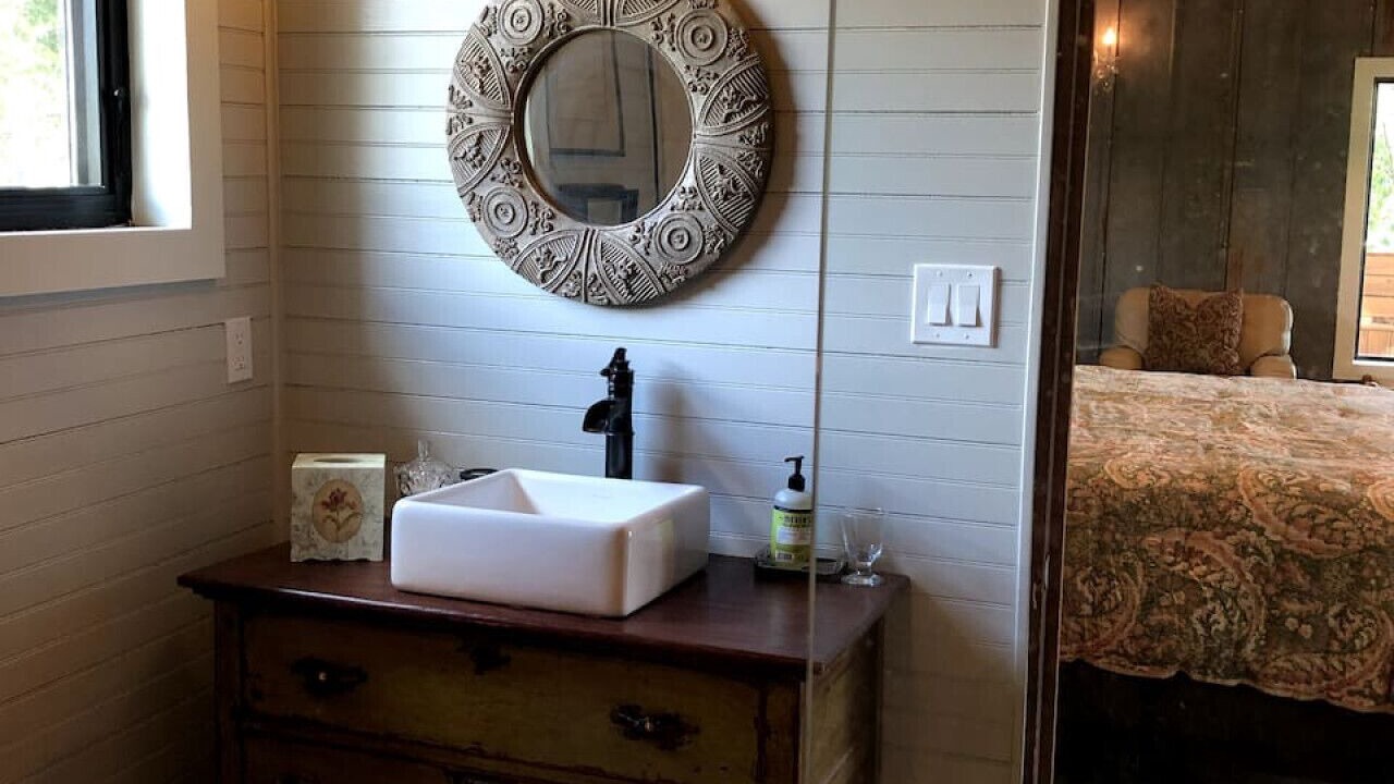 Photo of Bathroom in Albert
