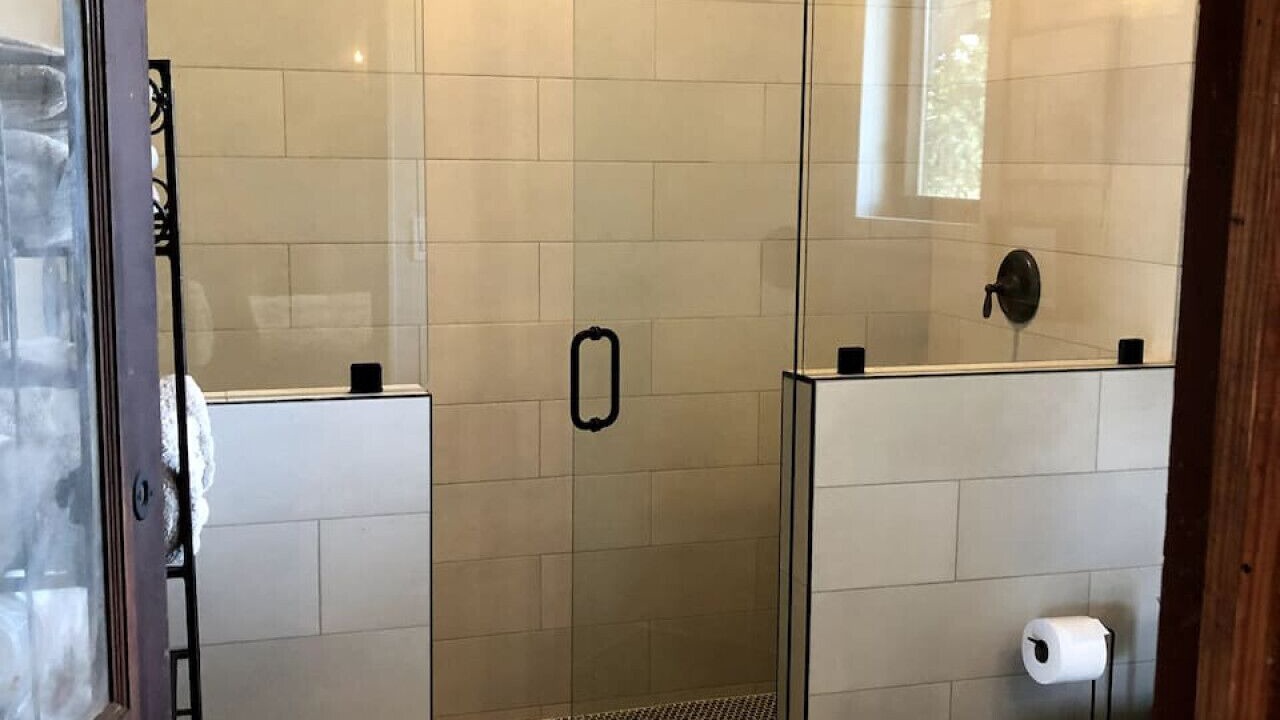 Photo of Bathroom in Albert