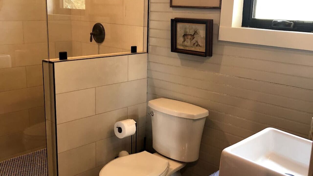 Photo of Bathroom in Albert