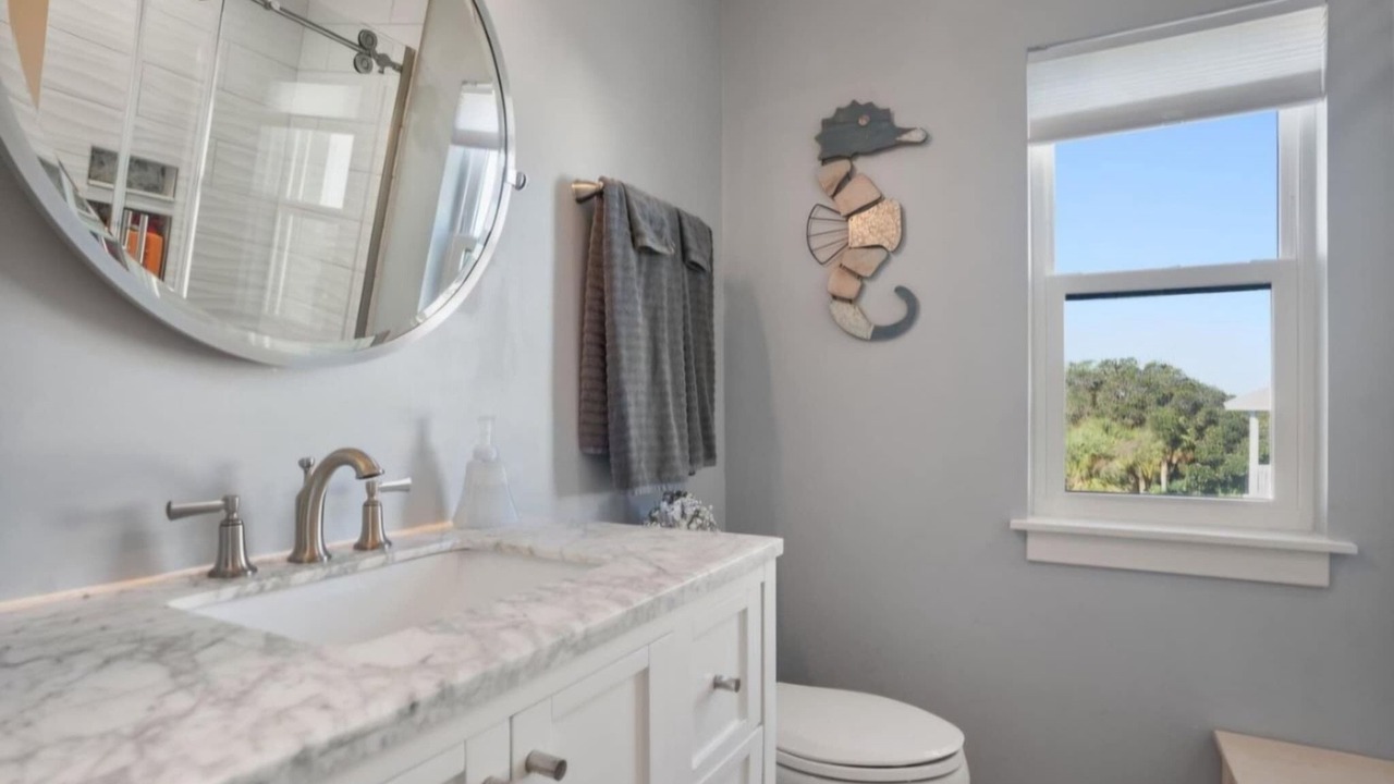 Photo of Bathroom in Beachwalk