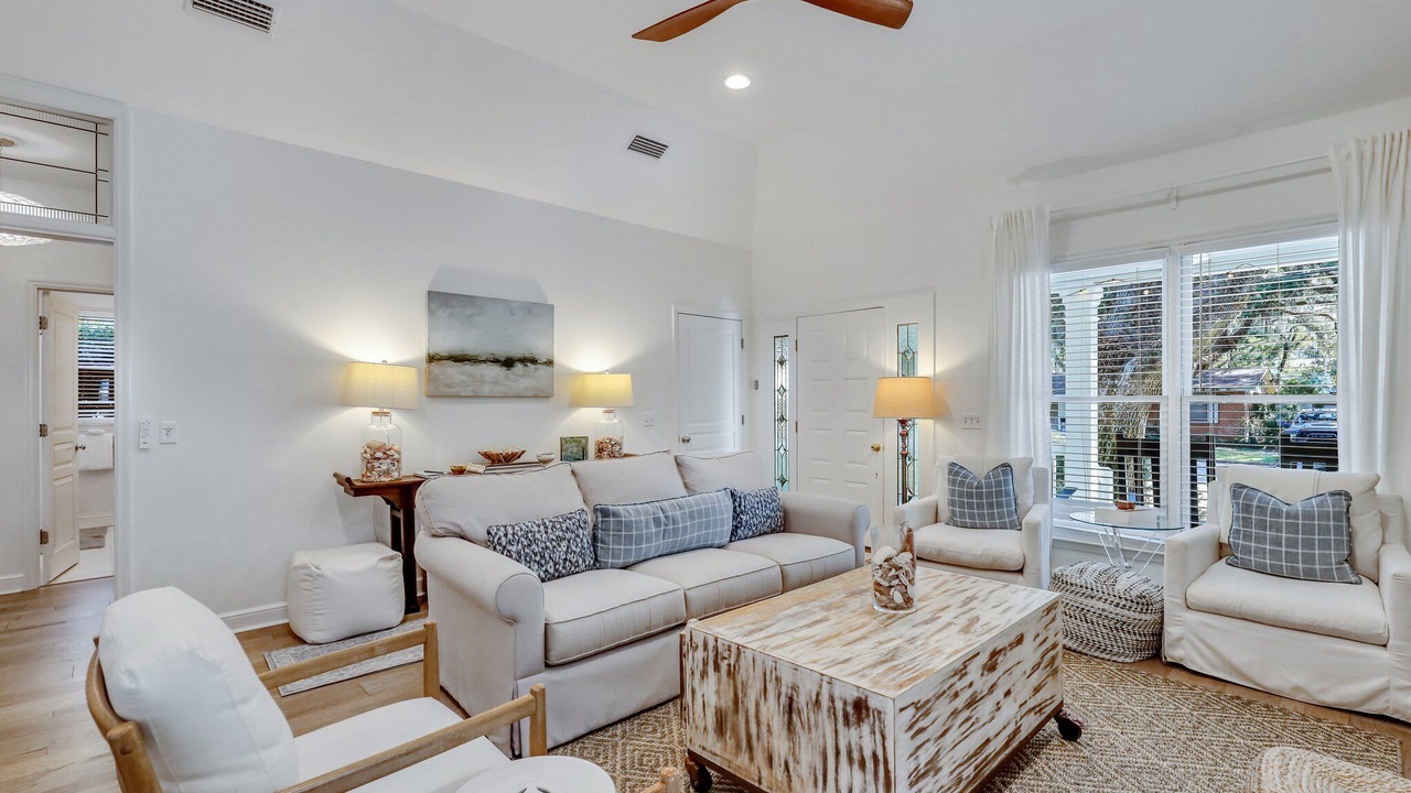 Photo of Livingroom in Saint Simons Heights