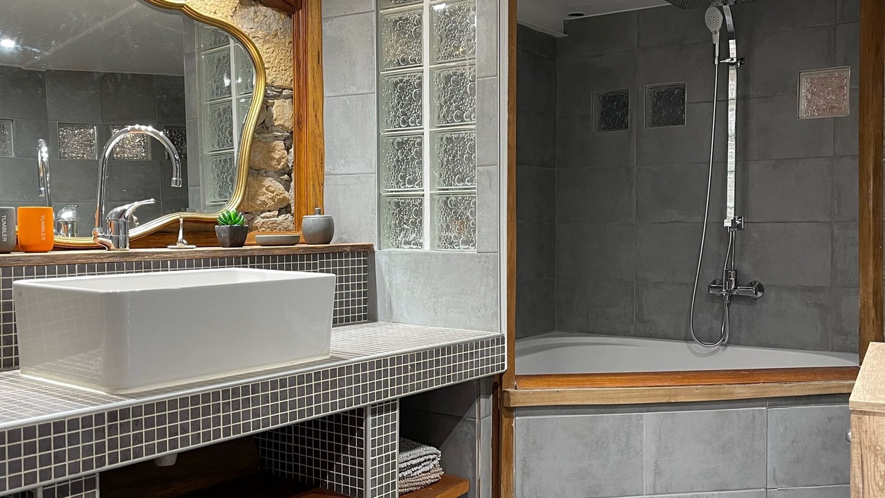 Photo of Bathroom in Terreaux - Bat d'argent