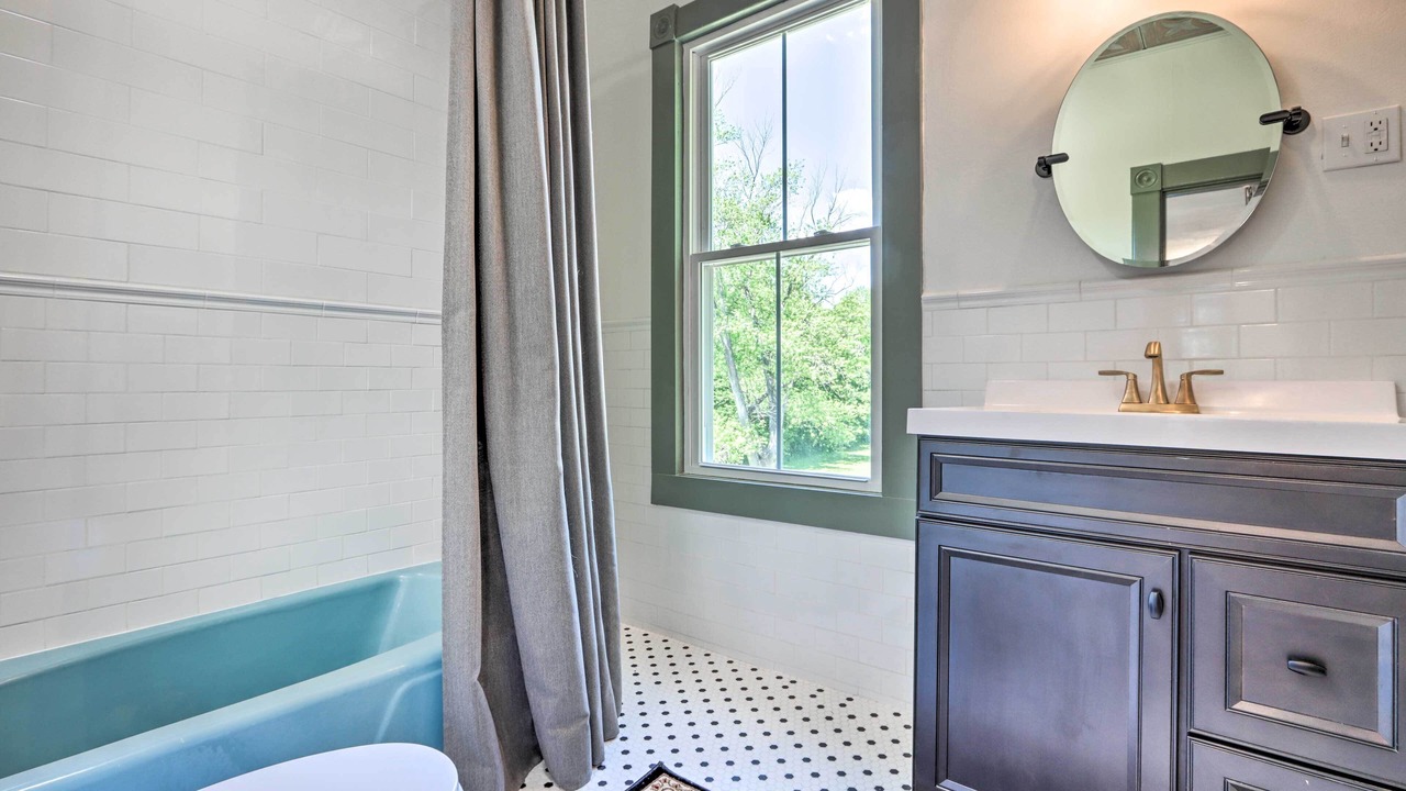 Photo of Bathroom in Defiance