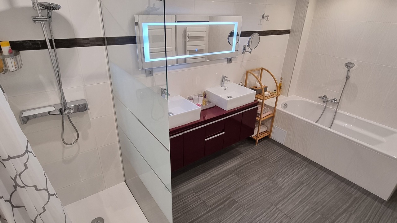 Photo of Others in Cabris