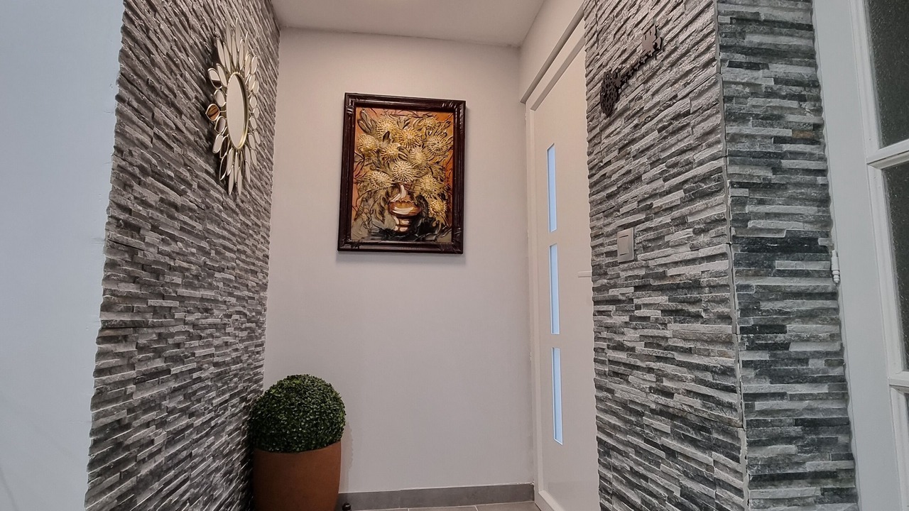 Photo of Others in Cabris