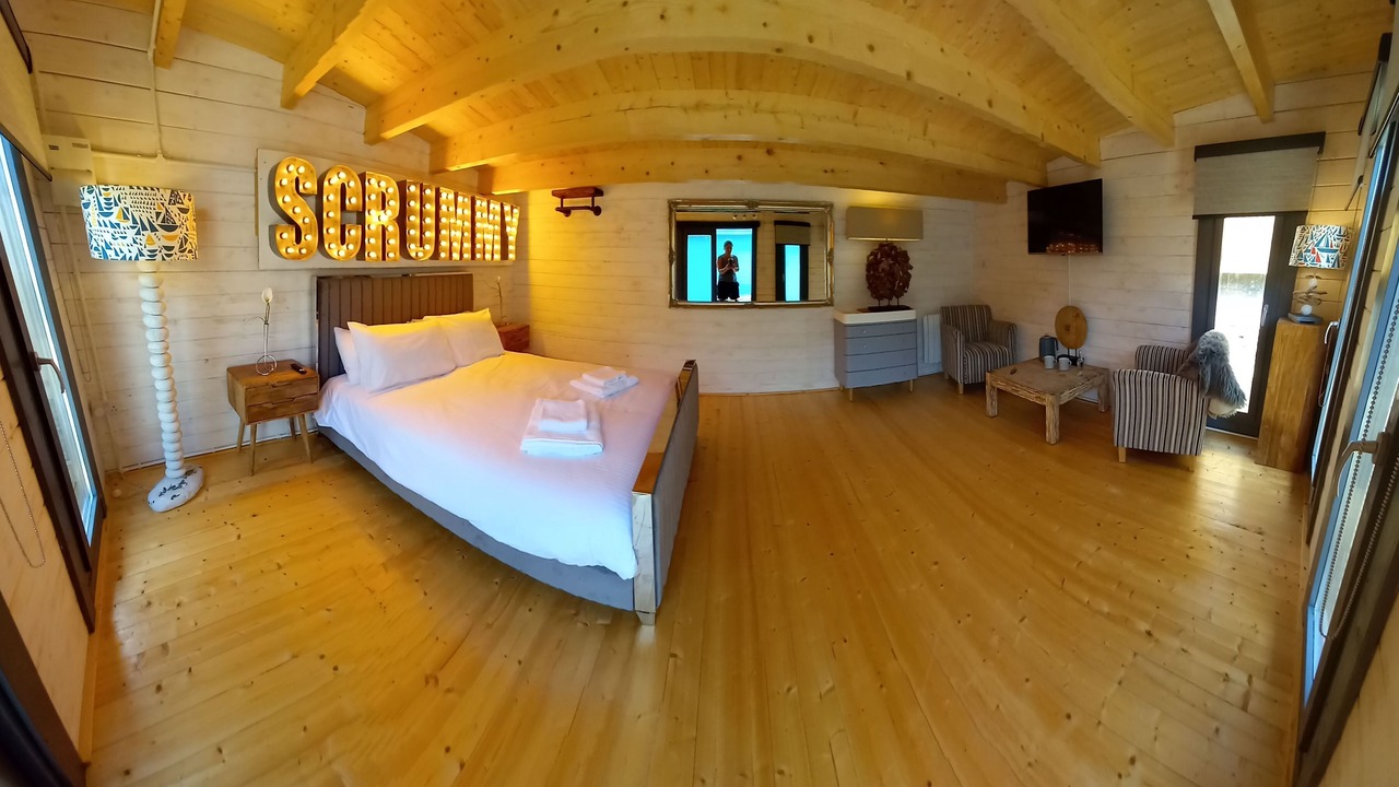 Photo of Others in Par