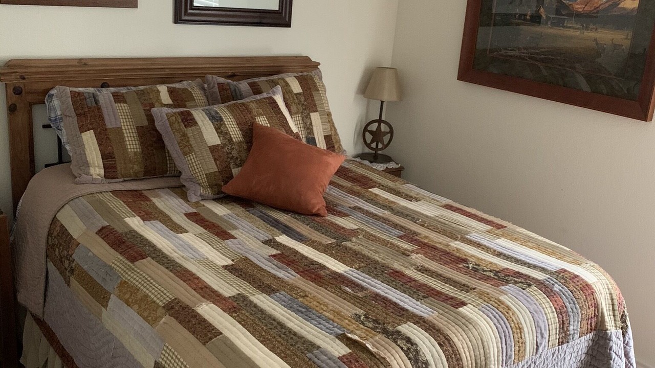 Photo of Bedroom in Llano