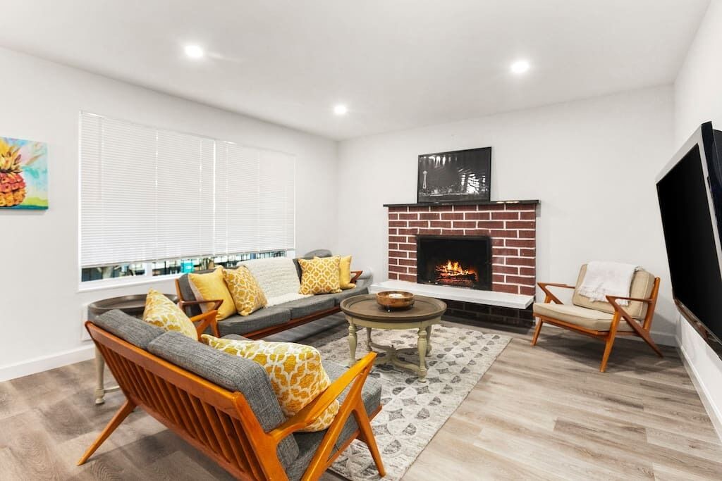 Photo of Livingroom in North Beacon Hill