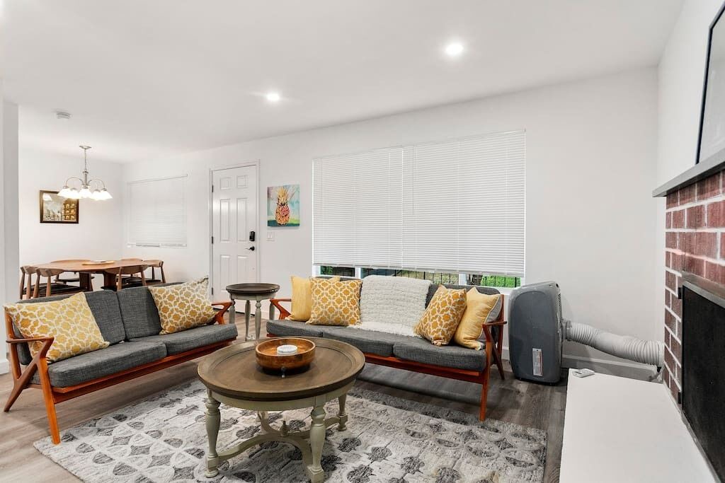 Photo of Livingroom in North Beacon Hill