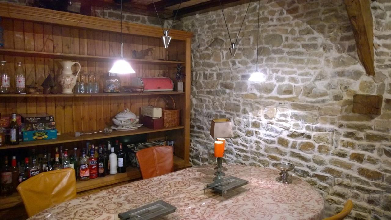 Photo of Livingroom in Menil-Vin