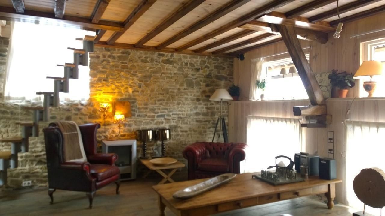 Photo of Livingroom in Menil-Vin