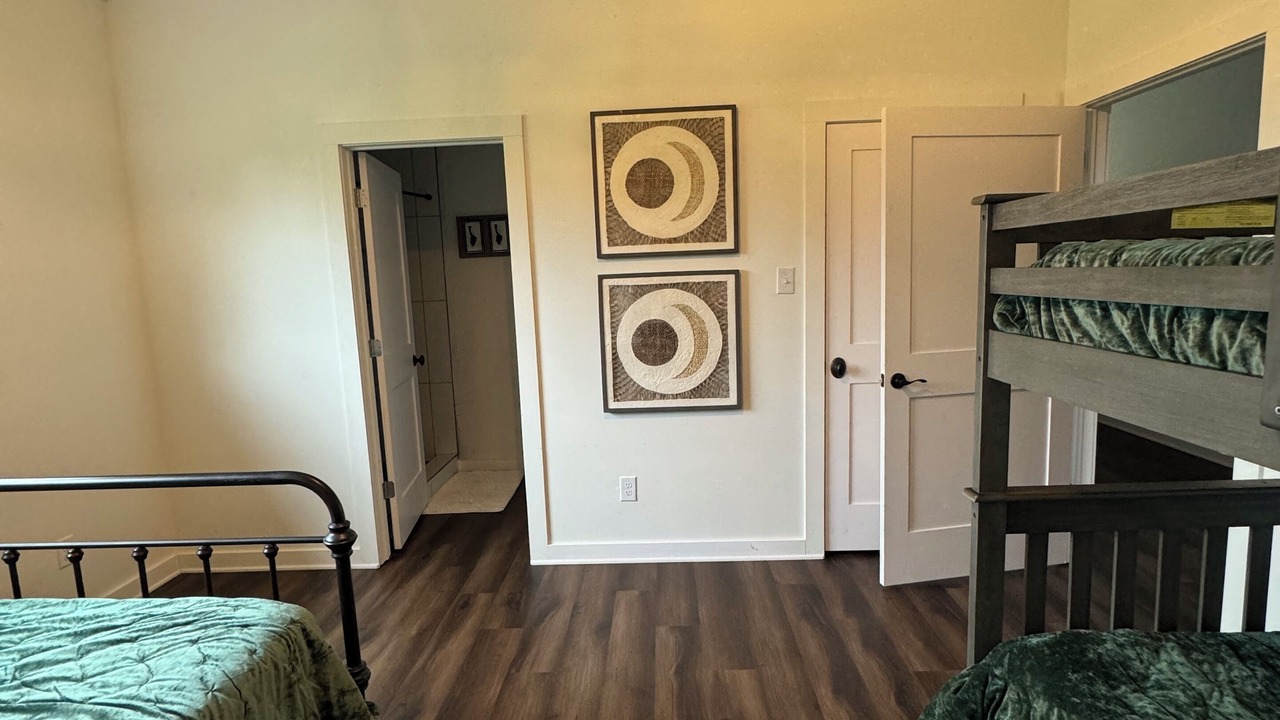 Photo of Bedroom in Alvin