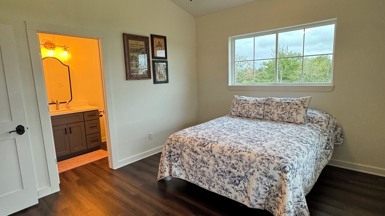 Photo of Bedroom in Alvin