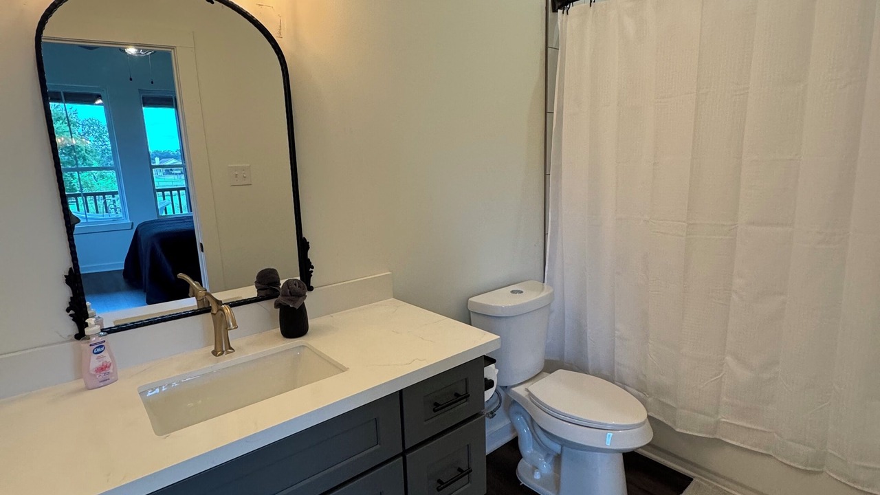 Photo of Bathroom in Alvin