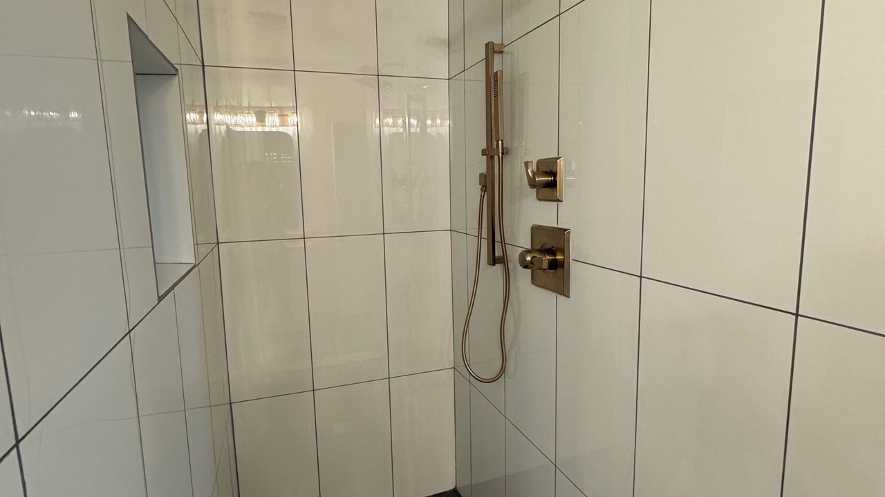 Photo of Bathroom in Alvin