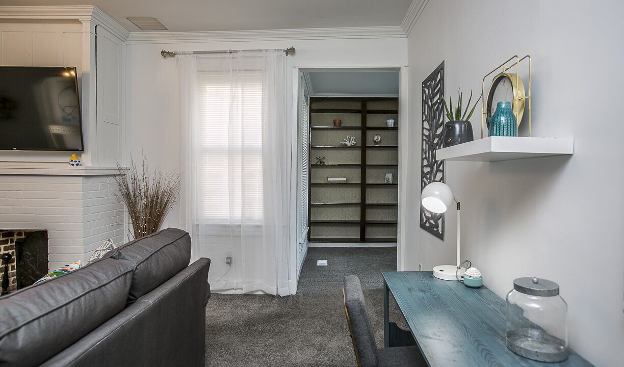 Photo of Livingroom in Downtown