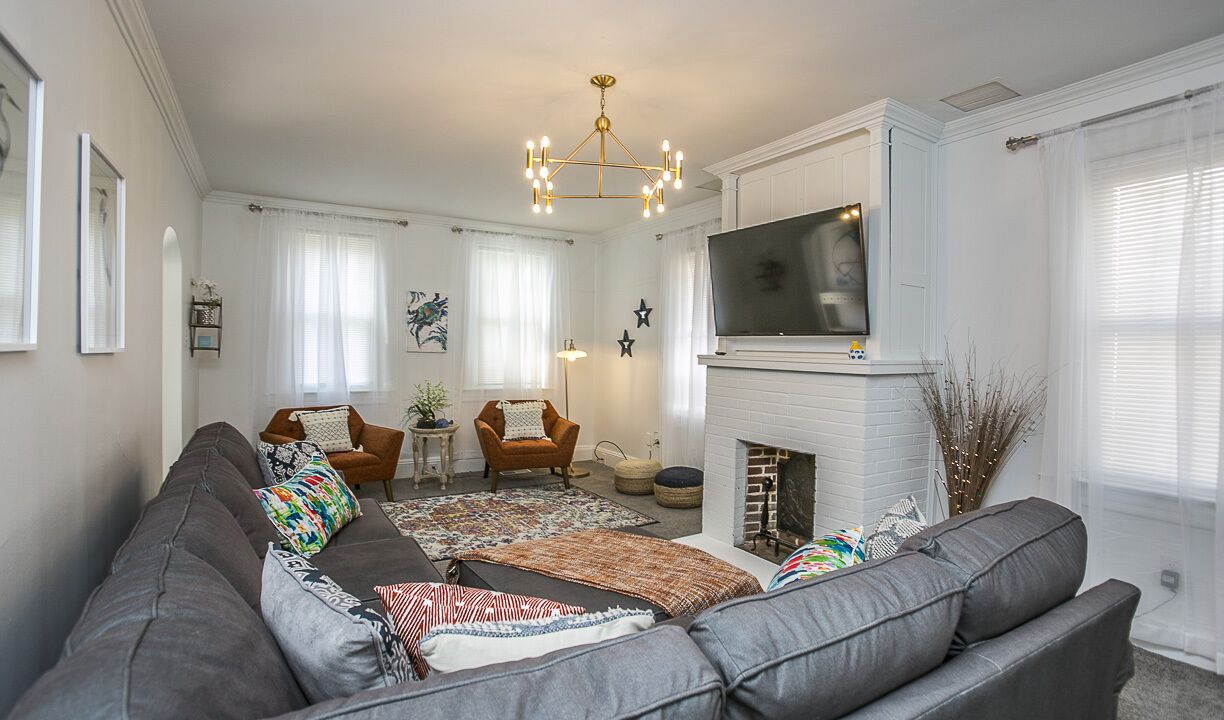 Photo of Livingroom in Downtown