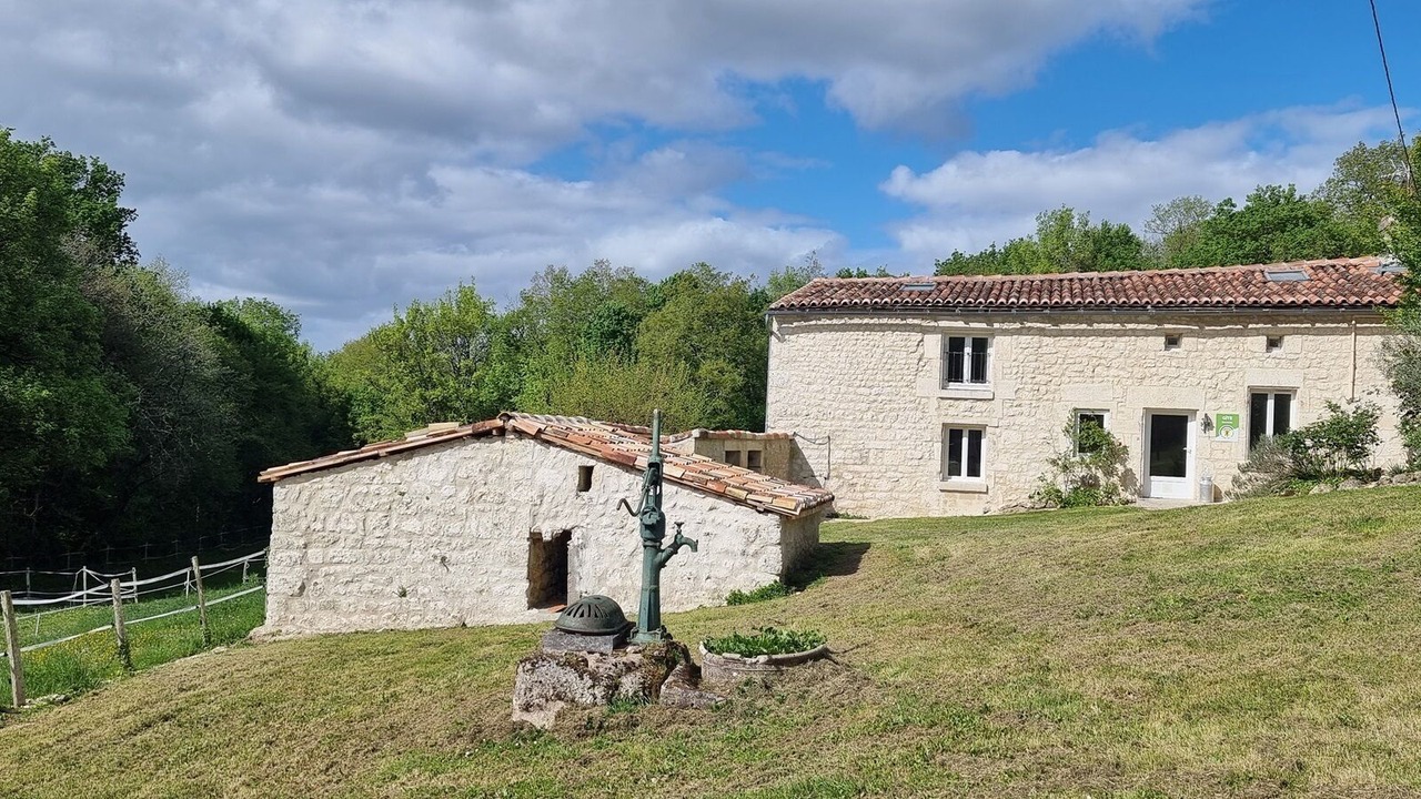 Photo of Outdoor in Roullet-Saint-Estephe