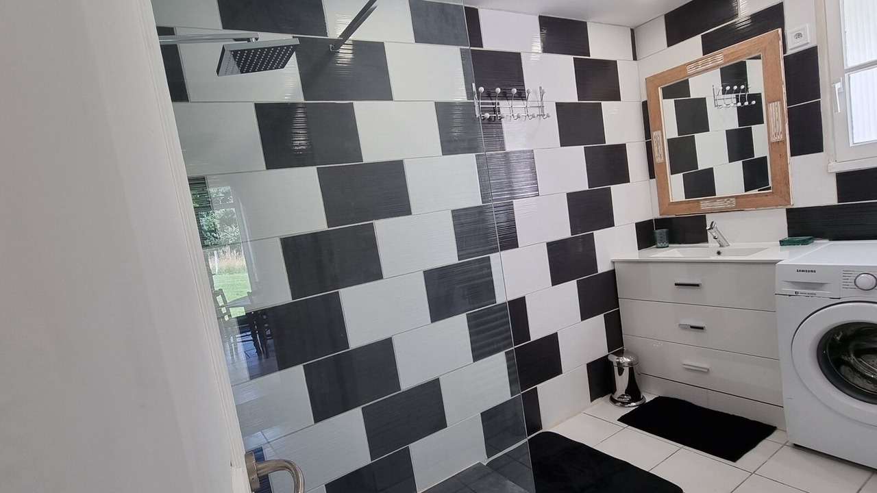 Photo of Bathroom in Roullet-Saint-Estephe