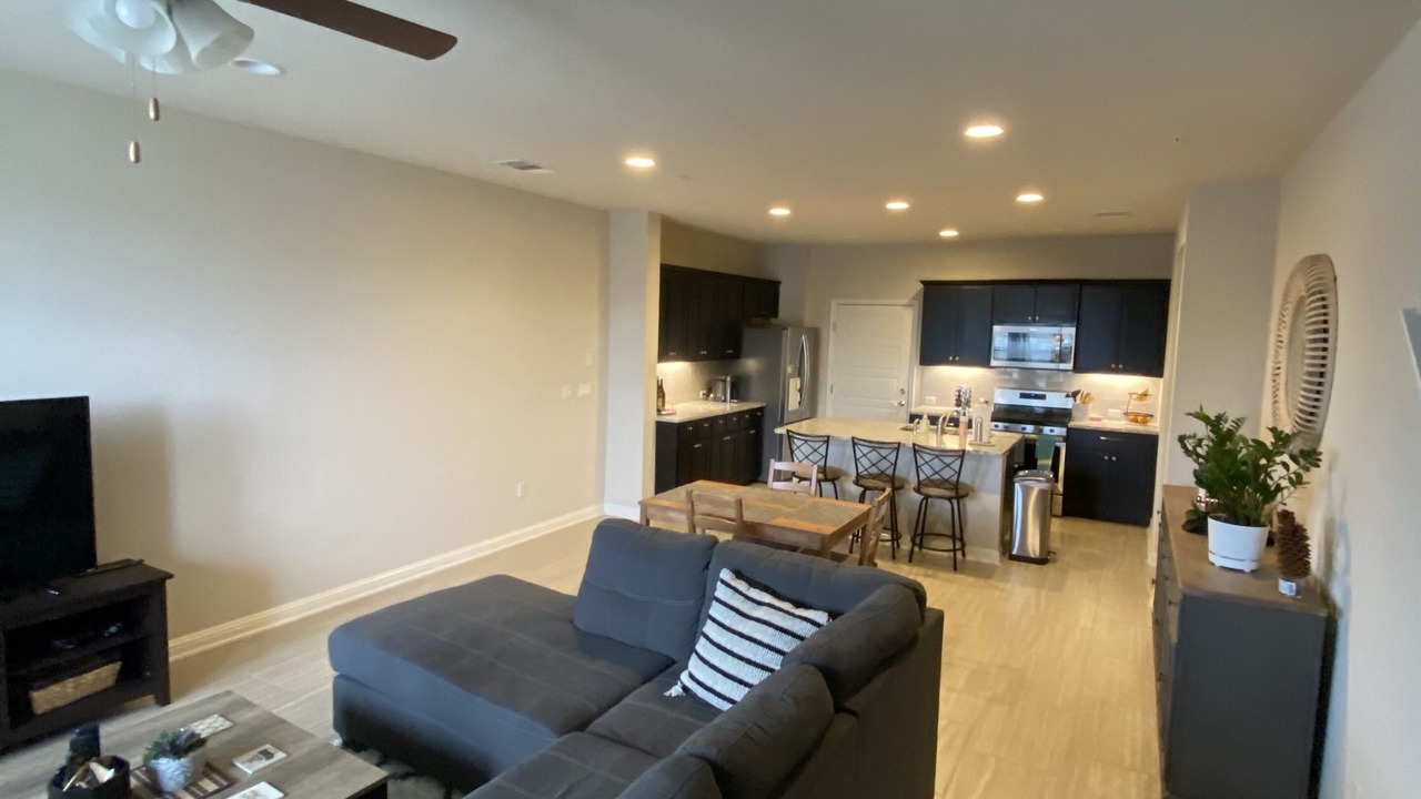 Photo of Livingroom in Montopolis