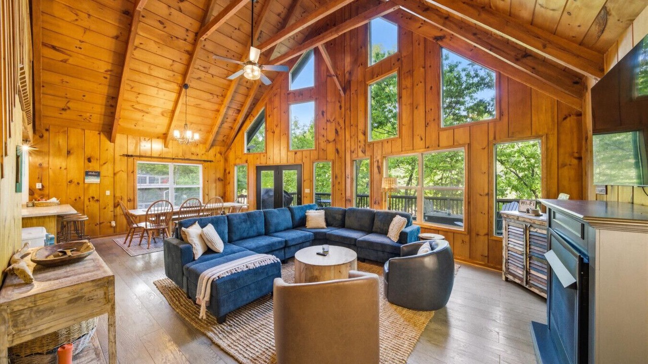 Photo of Livingroom in Flat Hollow Marina